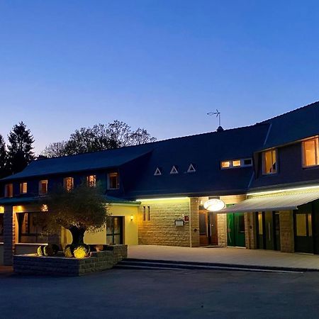 Hotel Roc Land Les Portes du Coglais エクステリア 写真