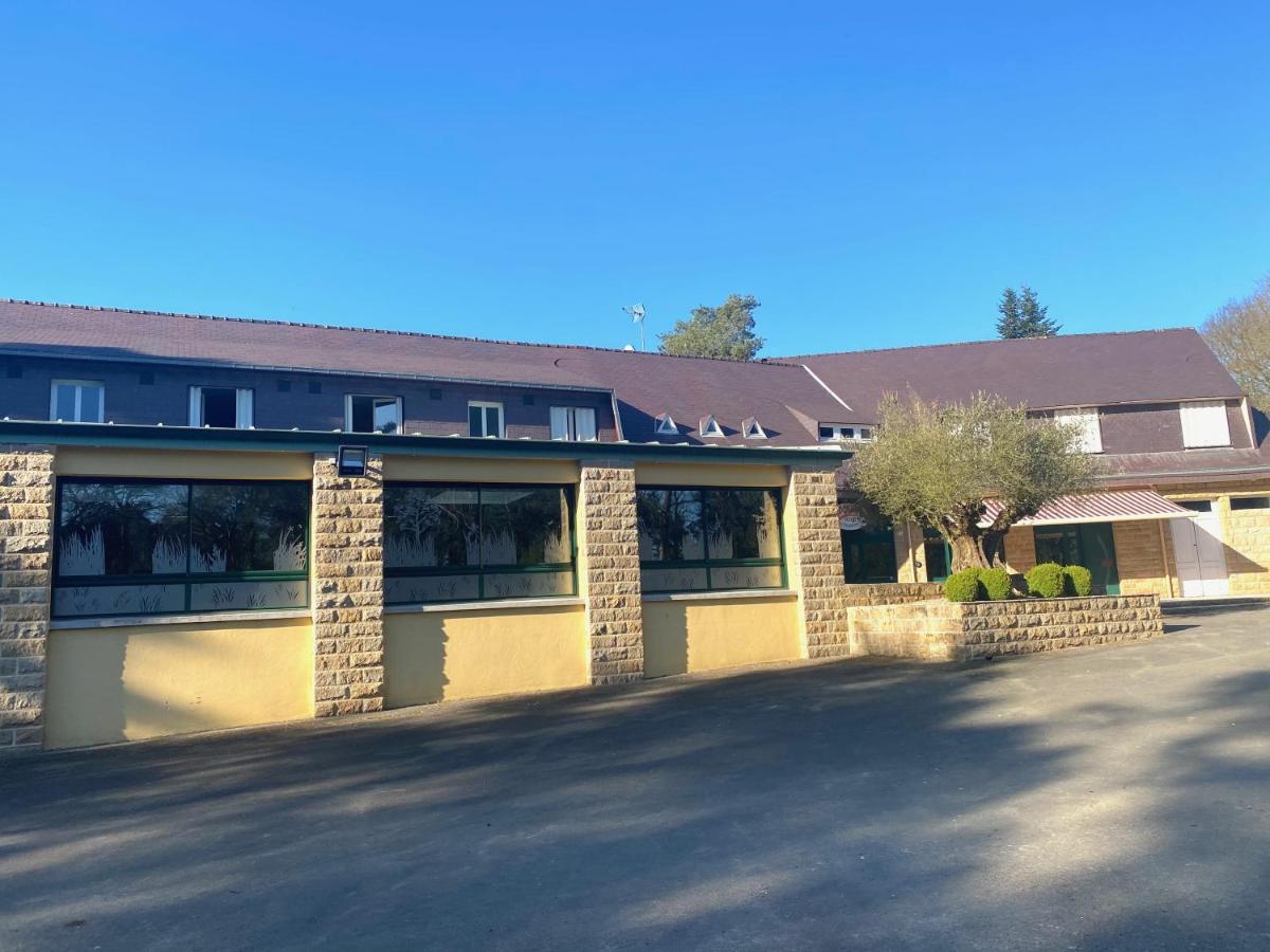 Hotel Roc Land Les Portes du Coglais エクステリア 写真