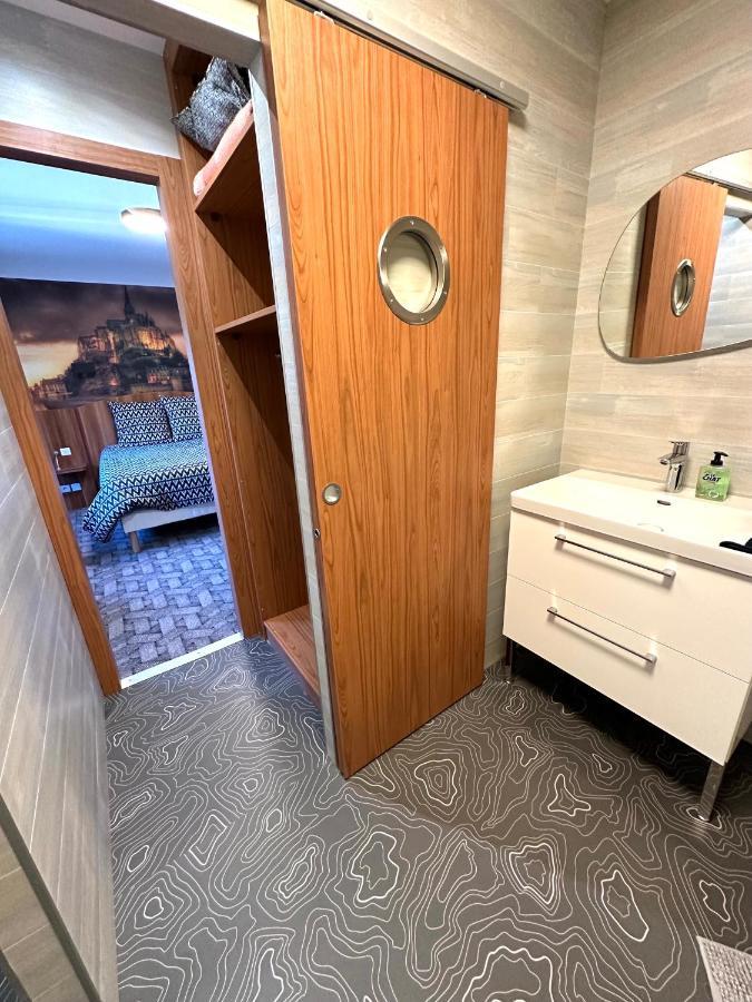 Hotel Roc Land Les Portes du Coglais エクステリア 写真